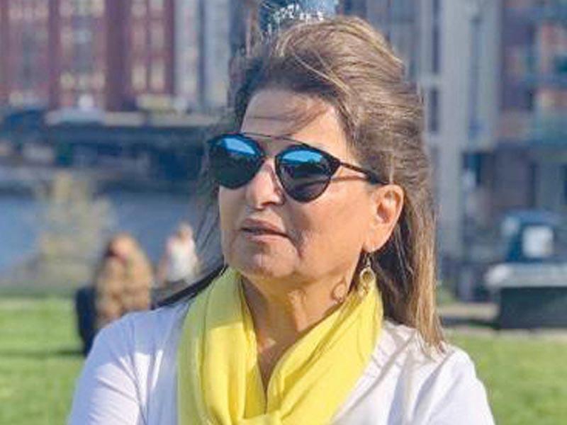 الأستاذة الأكاديمية في قسم الديكور عميدة المعهد العالي للفنون المسرحية السابقة الفنانة شيخة سنان