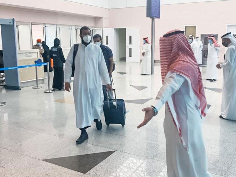 الحجاج يمضون «العزل» قبل بدء المناسك 