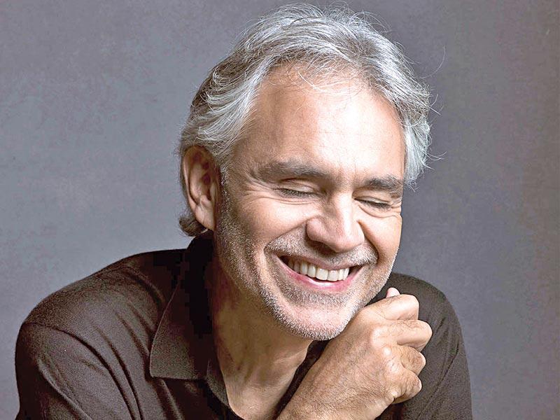 النجم الإيطالي الشهير وأسطورة الأوبرا أندريا بوتشيلي