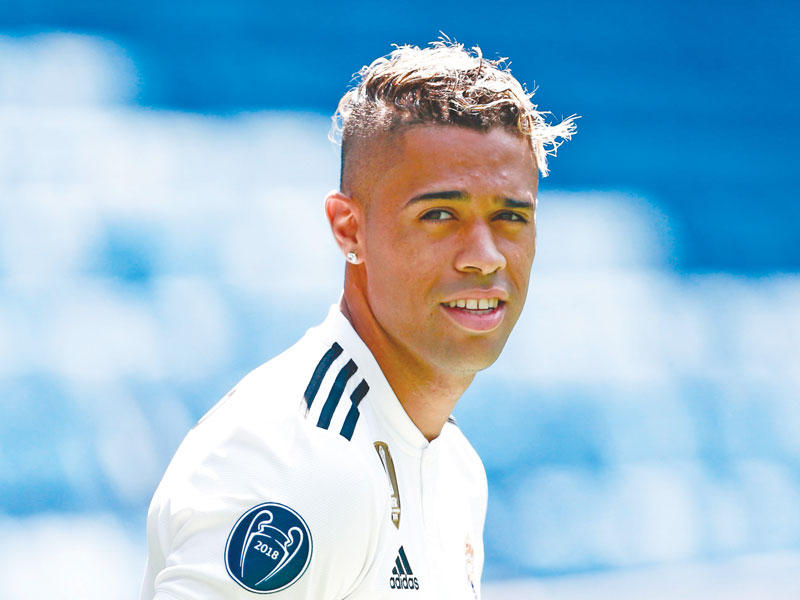 المهاجم ماريانو دياز 