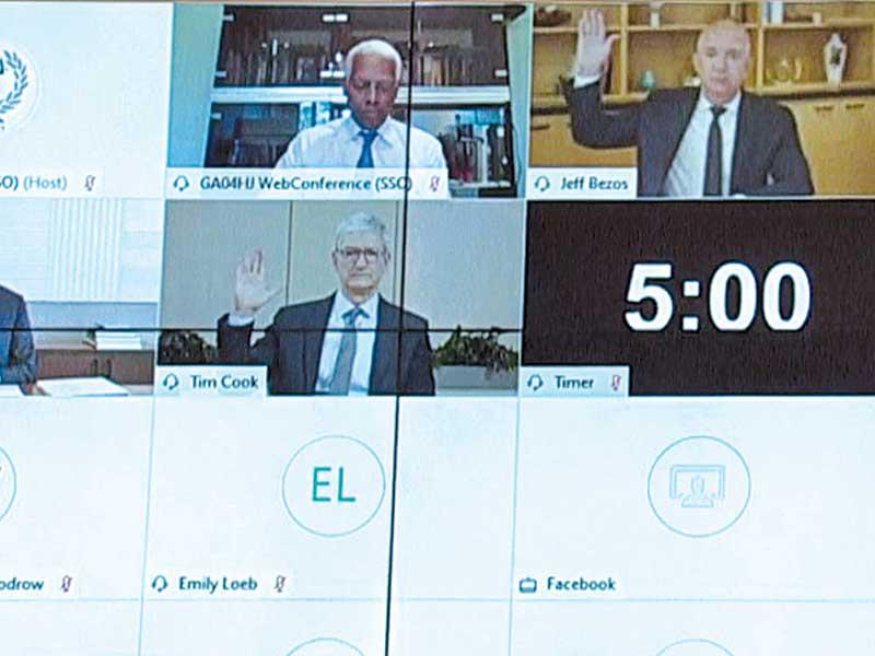 ممثلو الشركات الأربع لحظة حلف اليمين أمام المحكمة (رويترز)