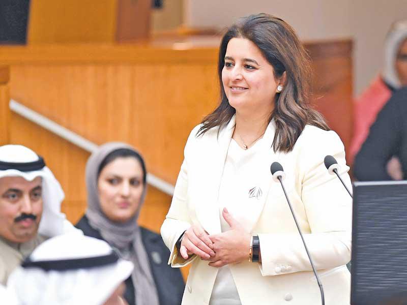 وزيرة الإسكان وزيرة الأشغال العامة رنا الفارس في جلسة سابقة لمجلس الأمة