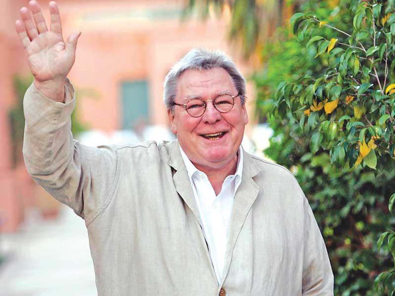 رحيل أسطورة السينما البريطانية آلان باركر