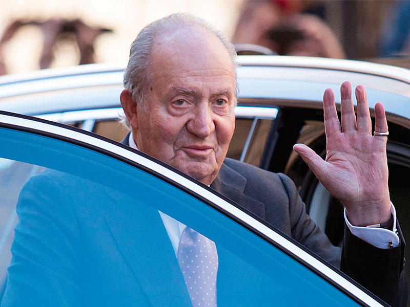 ملك إسبانيا السابق خوان كارلوس 