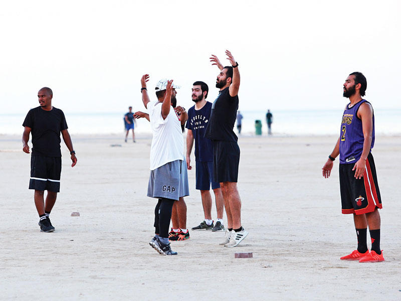 جانب من تدريبات اليرموك على شاطئ الخليج    (تصوير جورج ريجي)