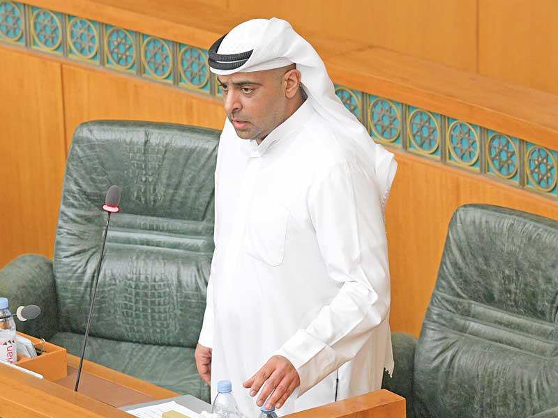 النائب راكان النصف مؤيداً للاستجواب