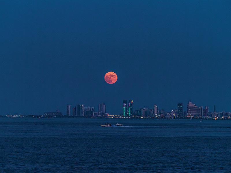 بدر ذي الحجة... برتقالي