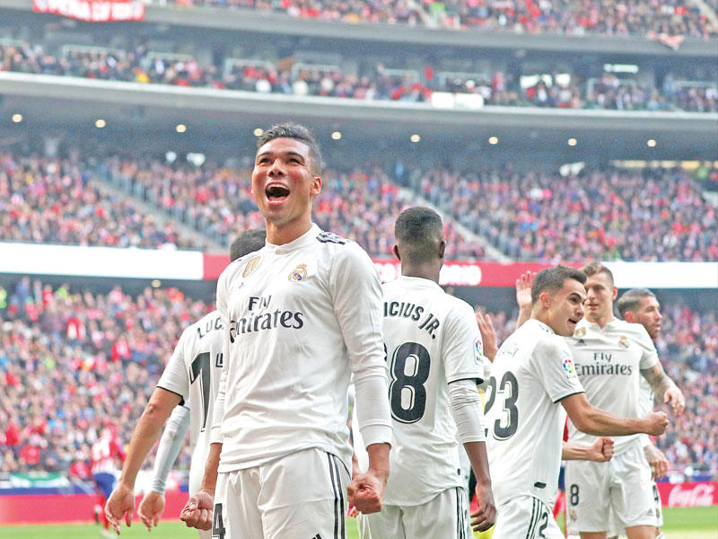 كاسيميرو لاعب وسط ريال مدريد