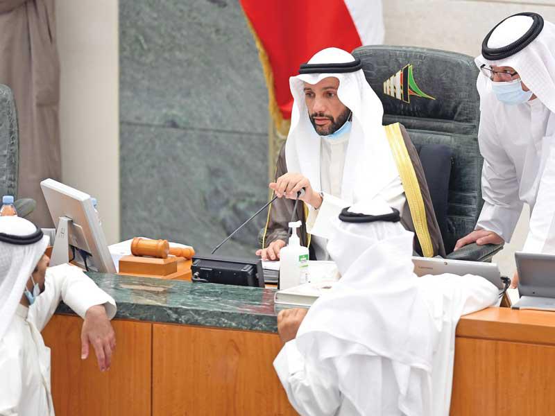 رئيس مجلس الامة مرزوق الغانم والحريص ونواب على المنصة