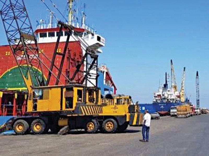 مرفأ صيدا استقبل أول باخرتي قمح 