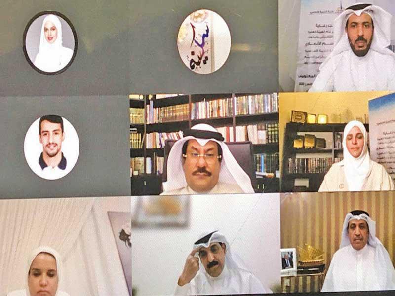 جانب من ندوة التعليم عن بعد وأمن المعلومات