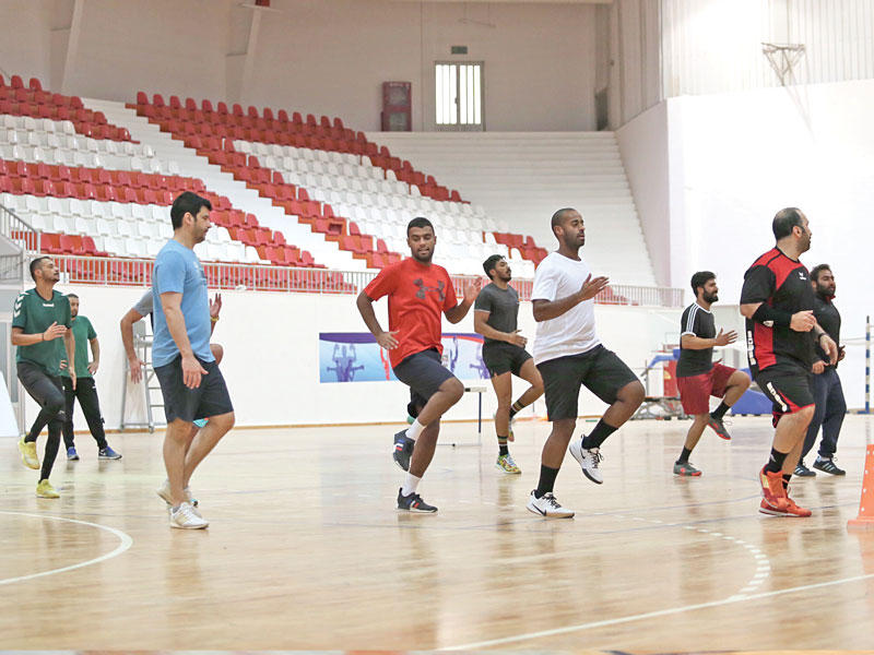 يد الصليبيخات خلال التدريب أمس الأول