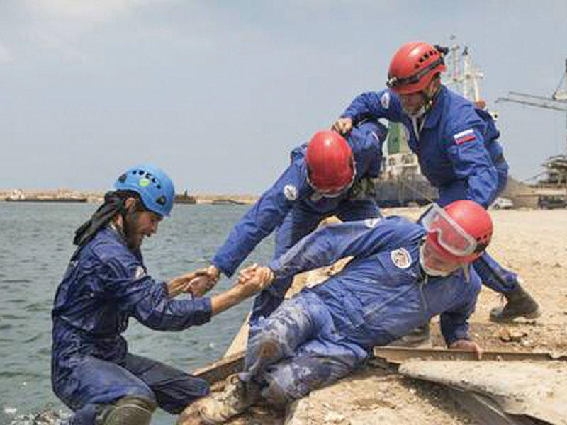 الفريق الروسي ينتشل 8 جثث من تحت الركام