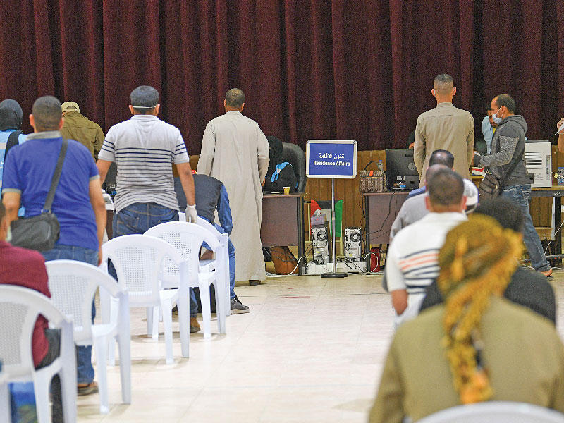 جانب من عمليات المغادرة لمخالفي الاقامة 