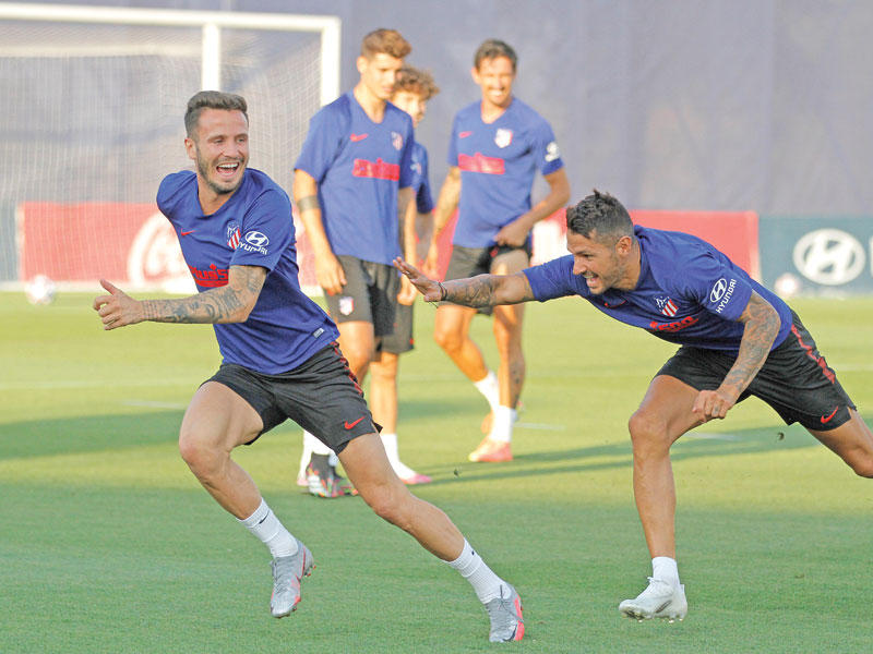 لاعبو أتلتيكو خلال تدريبات سابقة