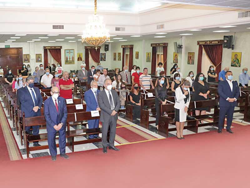 جانب من المشاركين في القداس