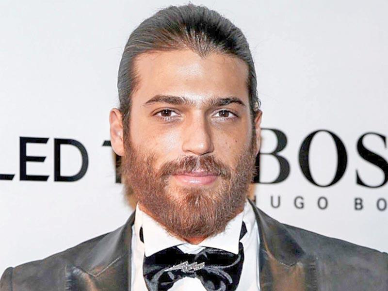 النجم التركي ​جان يامان