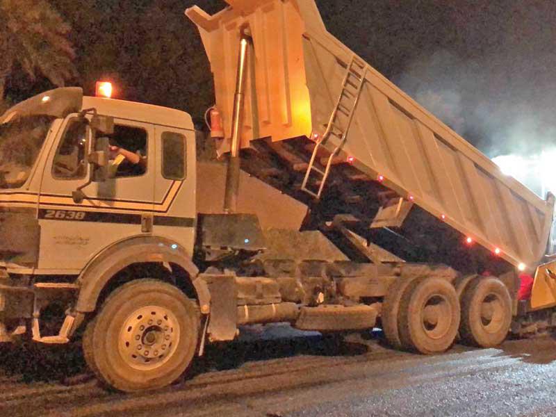  فرش 214 ألف متر مربع من الأسفلت في الطرق الداخلية