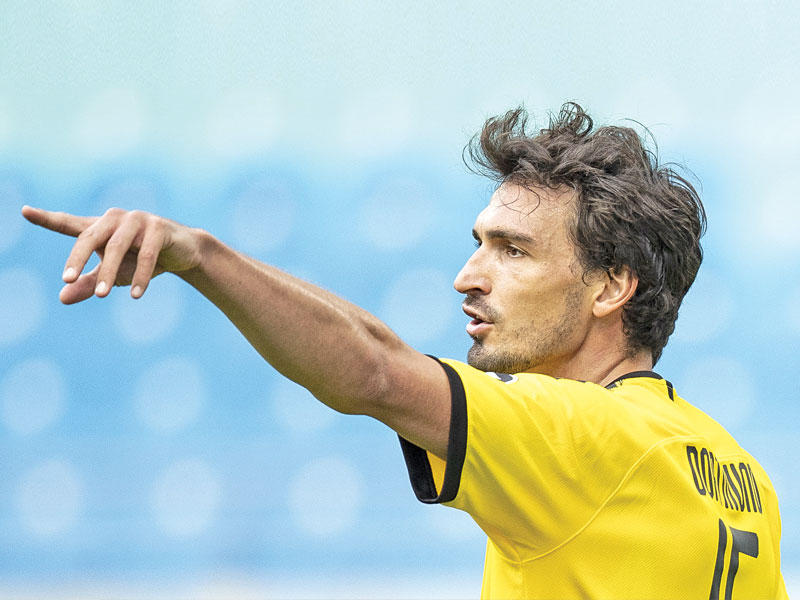 ماتس هوميلز مدافع بوروسيا دورتموند 