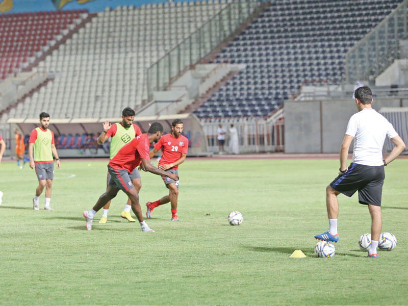 جانب من تدريبات لاعبي الكويت الأخيرة