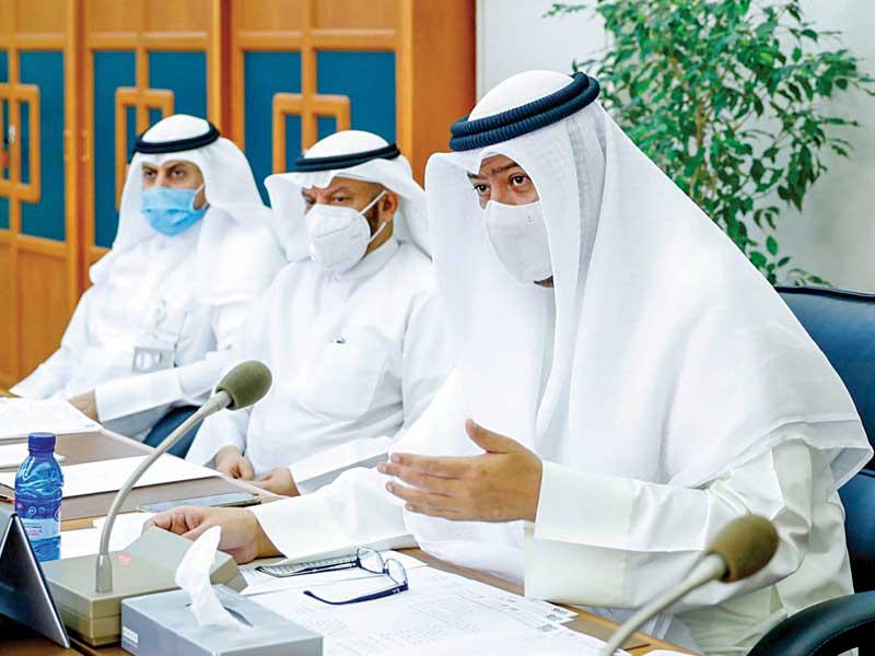 وزير العدل فهد العفاسي في اجتماع لجنة «المرأة والأسرة» أمس