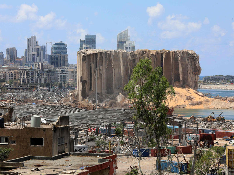 صورة تظهر الخراب في مرفأ بيروت (أ  ف ب)
