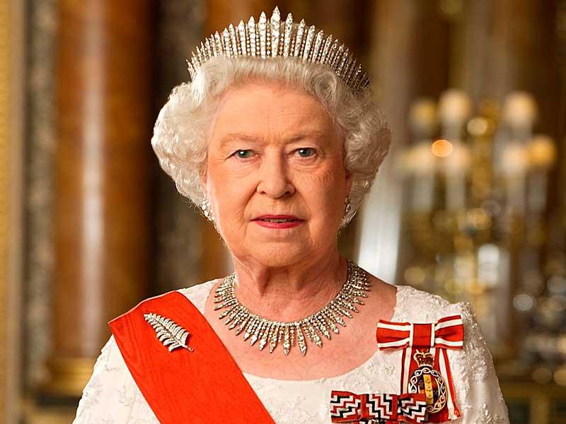  الملكة إليزابيث الثانية