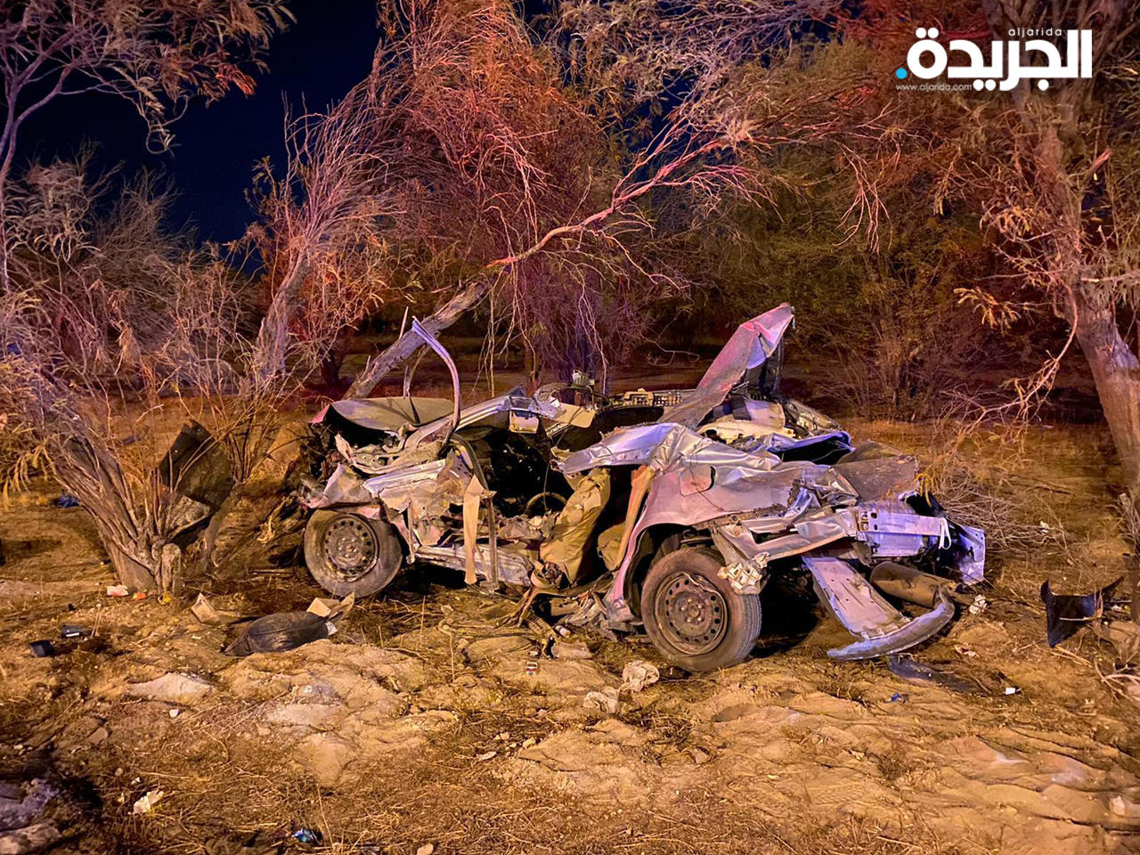 إحدى السيارات المحطمة من الحادث