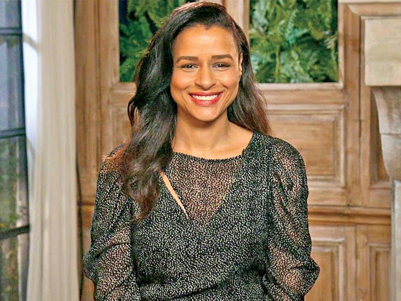 الفنانة الكوميدية الأميركية سارة كوبر