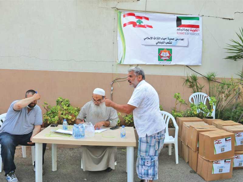 جمعية إحياء التراث الإسلامي توزع المساعدات على المتضررين من انفجار بيروت