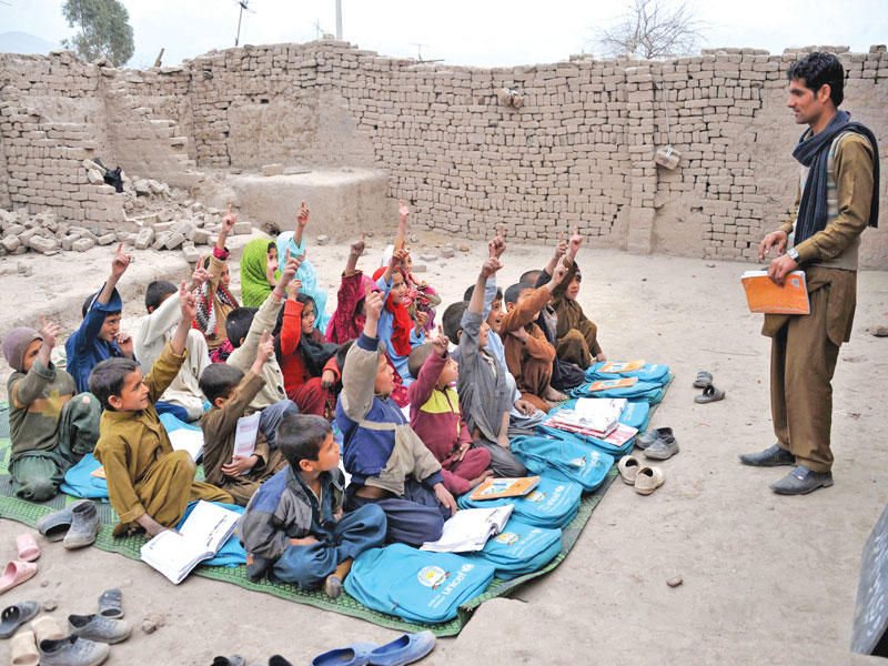 أفغانستان مجهولون يحرقون أقدم مدرسة في طالقانn