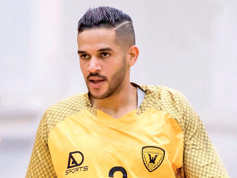 لاعب الأزرق والقادسية يوسف الخليفة 