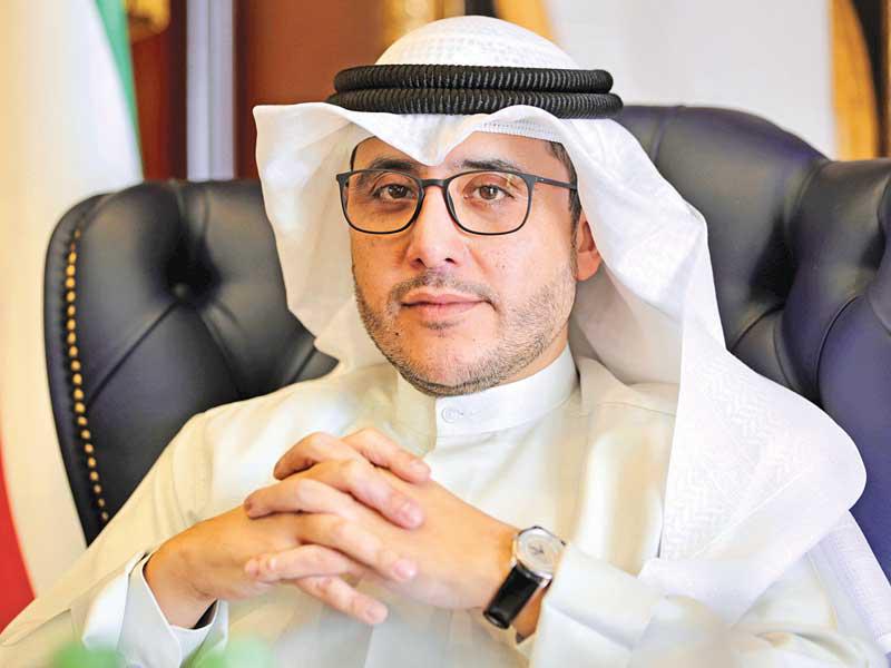  وزير الخارجية وزير الدفاع بالإنابة الشيخ د. أحمد الناصر