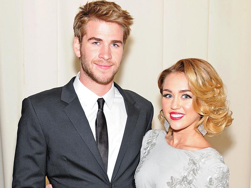 النجمة ​مايلي سايروس والنجم ليام هيمسوورث