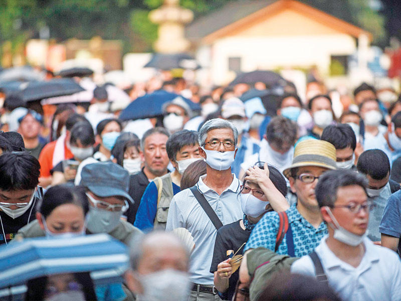 إمبراطور اليابان نادم على ماضي بلاده  n