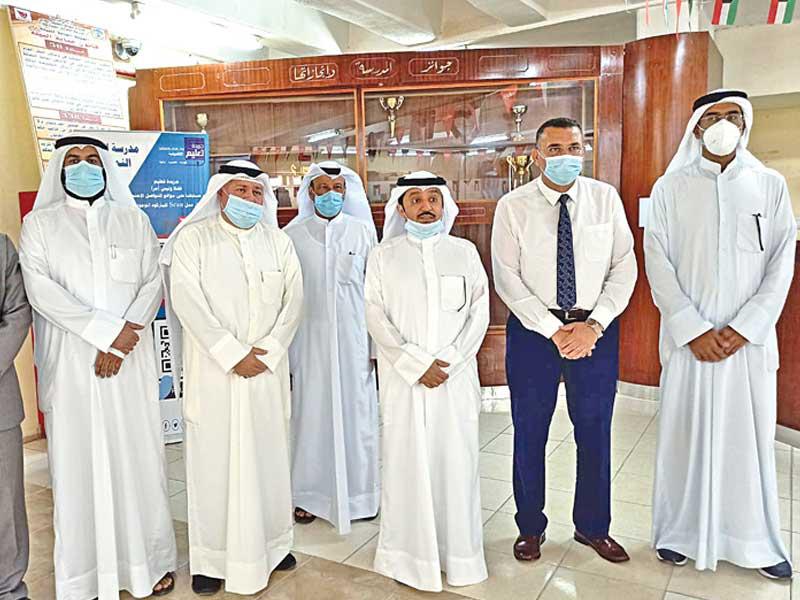  الوكيل المساعد للتعليم الخاص والنوعي بوزارة التربية د. عبدالمحسن الحويلة خلال تفقده مدرسة الكويت النموذجية
