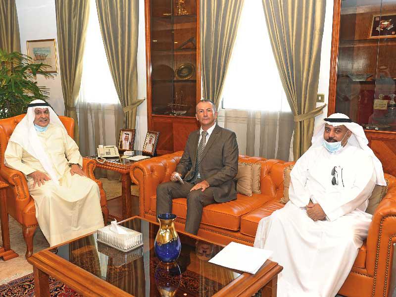 محمد جاسم الصقر- رئيس غرفة تجارة وصناعة الكويت مستقبلاً السفير البوسني