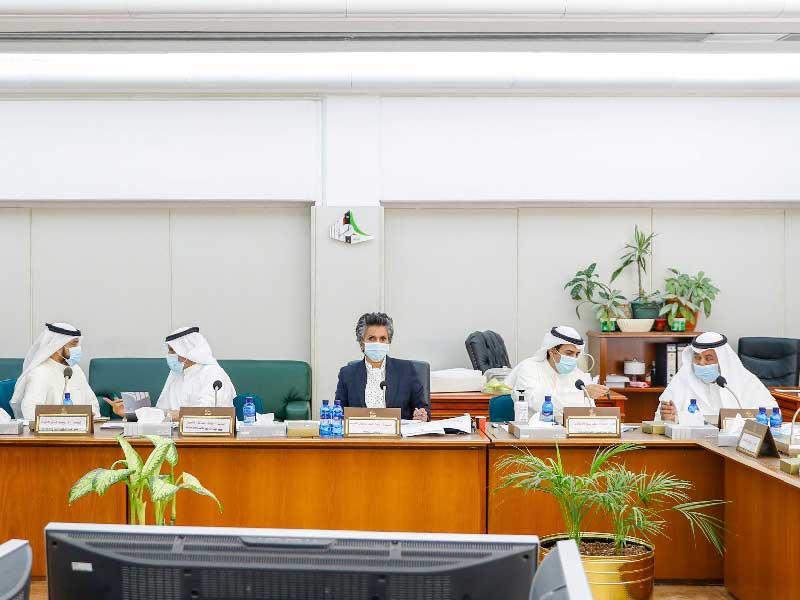 جانب من اجتماع اللجنة المالية البرلمانية امس