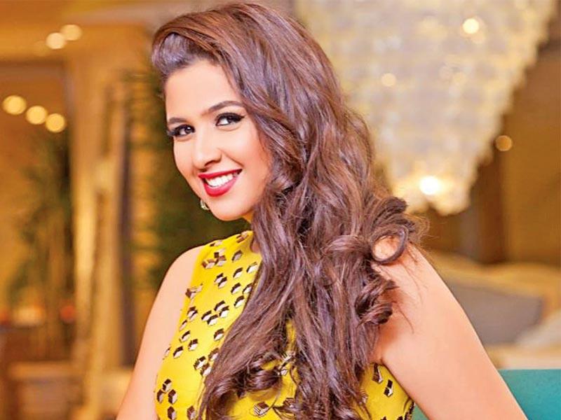 الفنانة ياسمين عبدالعزيز