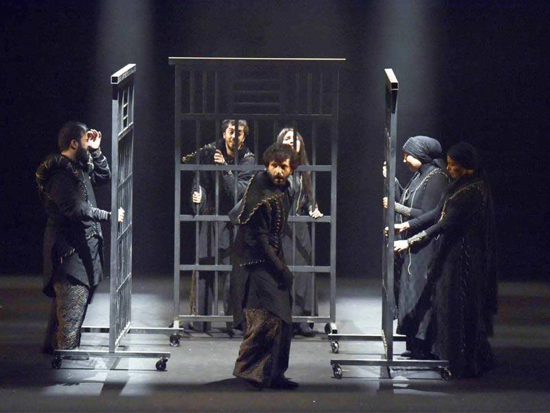 مشهد من مسرحية «الصبخة»