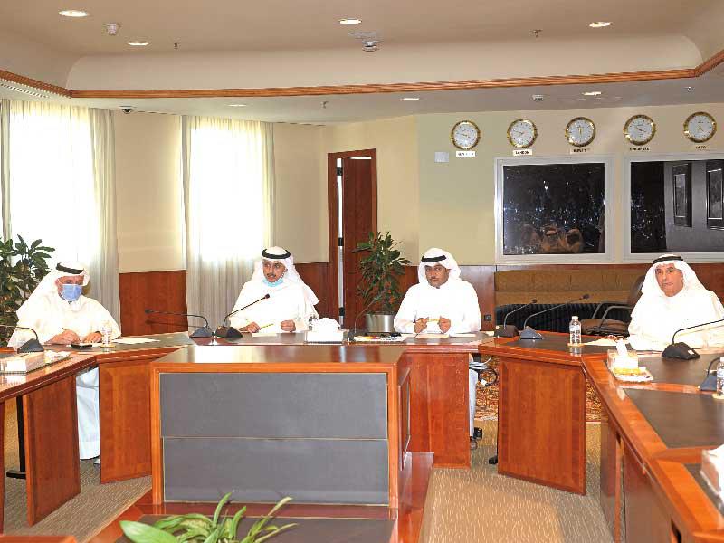 لجنة المشاريع في غرفة تجارة وصناعة الكويت خلال اجتماعها