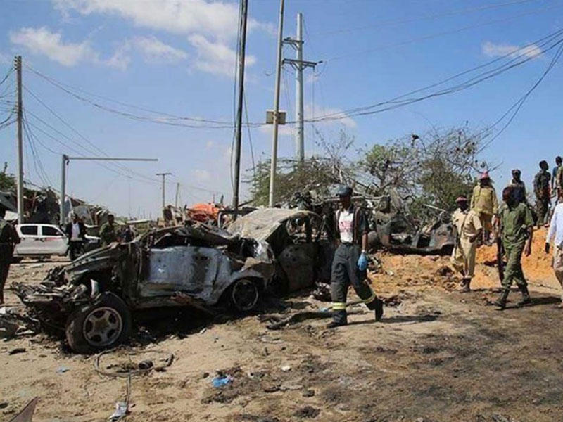 حركة الشباب الصومالية تهاجم قاعدة بعد حصارها لفندق