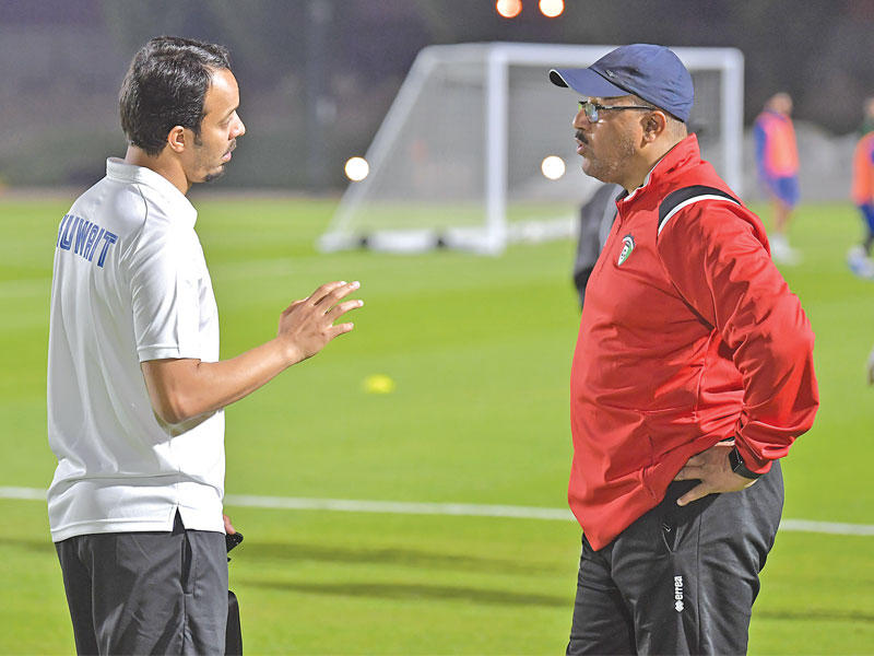 خالد الشمري وأحمد عجب في حديث جانبي سابق