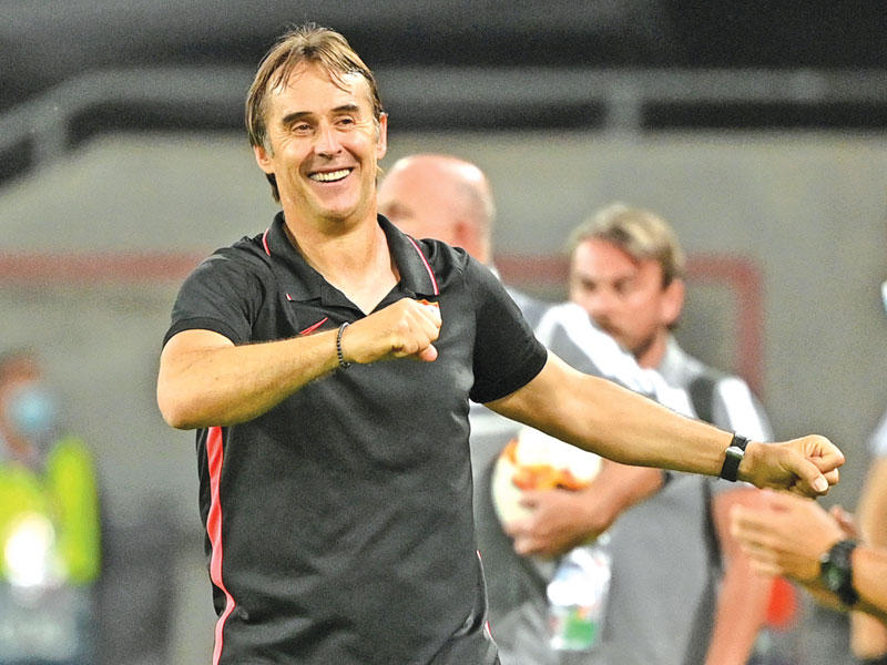 المدير الفني لإشبيلية الإسباني جولين لوبيتيغي