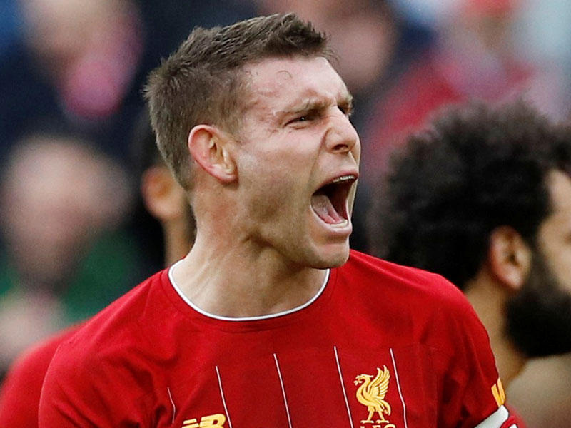 جيمس ميلنر لاعب وسط فريق ليفربول الإنكليزي 