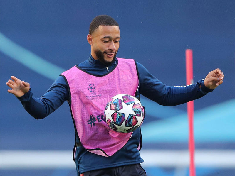 قائد فريق ليون الفرنسي لكرة القدم ممفيس ديباي 