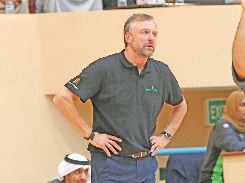 المدرب الليتواني لوكاس مندوجاز 