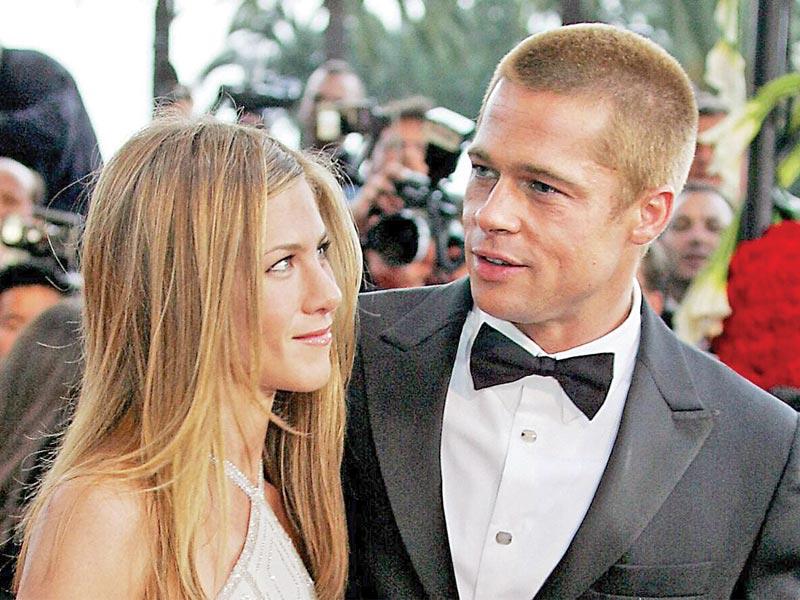 النجم براد بيت والنجمة جنيفر أنيستون