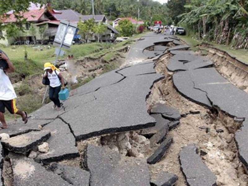 اثار زلزال سابق في الفلبين