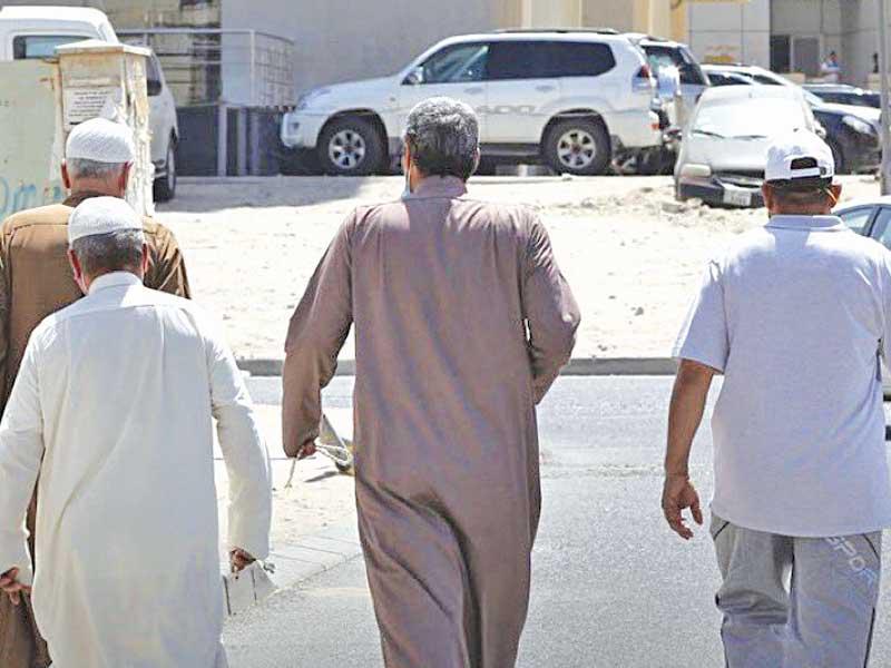 وافدون مسنون (أرشيف)